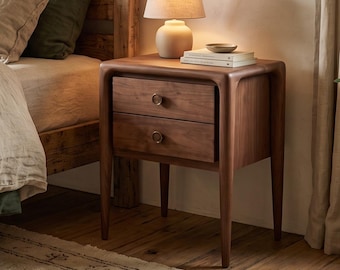 Massief walnotenhouten nachtkastje, bijzettafel in mid-century modern stijl