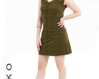 Short sleeveless cotton lycra dress with v neck and ribs.