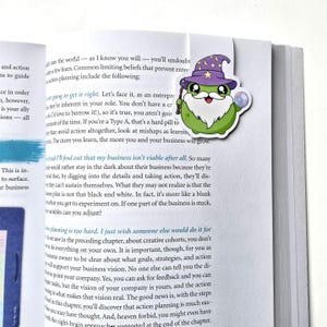 Kawaii Wizard Frog Magnetic Bookmark, Magical Toad Page Clip, Fantasy Reader Gift, Secure Crystal Ball Magnet