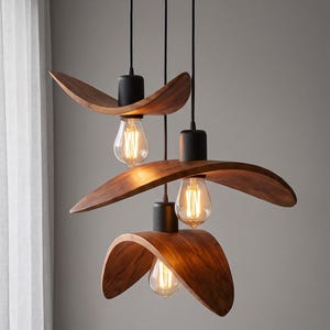 Lámpara colgante escultural de madera, araña curva de 3 luces