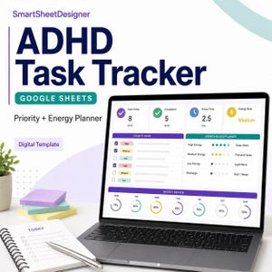 Pode incluir: Um laptop exibindo um modelo digital de rastreador de tarefas para TDAH. A tela mostra uma lista de tarefas, níveis de energia e uma revisão semanal. O texto inclui "ADHD Task Tracker" e "Google Sheets."