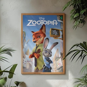 Puede incluir: Un p&oacute;ster enmarcado de la pel&iacute;cula animada de Disney "Zootr&oacute;polis". El p&oacute;ster muestra a los personajes Nick Wilde, un zorro, y Judy Hopps, una coneja, ambientados en un paisaje urbano. El t&iacute;tulo "Zootr&oacute;polis" se muestra en azul y blanco.