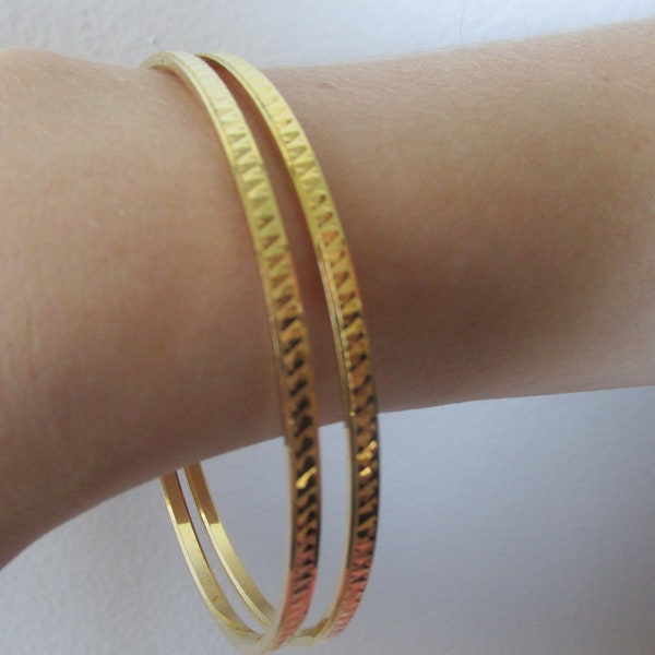 Bracelet by Trifari in Gold Tone - Stackable Bangle - Vintage