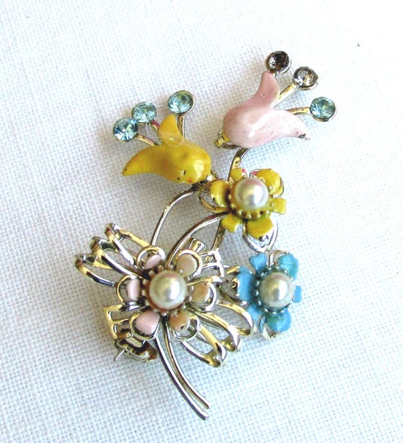 Brooch - Enameled Flower Pin - Vintage