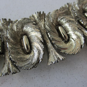 Bracelet by Lisner with Gold Tone Links - Vintage