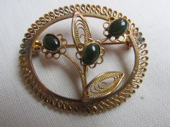 Brooch - Jade and Gold Wire Brooch - Vintage - image 2