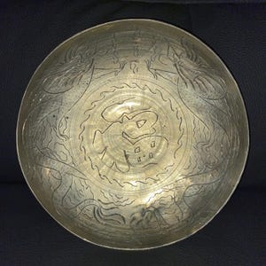 Bol grande vintage de latón grabado de 25 cm con diseño de doble dragón, fabricado en China.