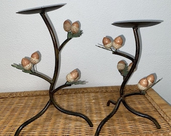 2 portavelas de metal con forma de bellota y hojas de diferentes tamaños para decoración otoñal del hogar o cabaña acogedora