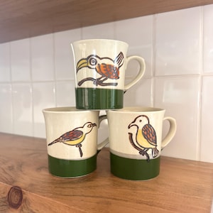 Vintage Hand Painted Bird Stoneware Mugs / Set of 3 / 1970s Folk Art Pottery Coffee Cups / Green Rustic Kitchenware / Cottagecore Tea Cups