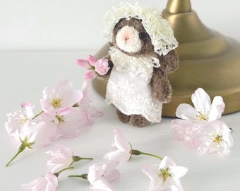 Handmade Fuzzy Wire Bunny Vase Air Plant Holder Desk Buddy Pocket Pal for Gift Funny Desk Decor for Her Chenille Stems Pet Pipe Cleaner