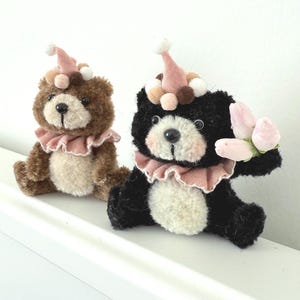 Oso de peluche de alambre hecho a mano, compañero de escritorio, mini figura decorativa, regalo original para ella, tallos de chenilla, limpiapipas, mascota, animalito, jarrón pequeño