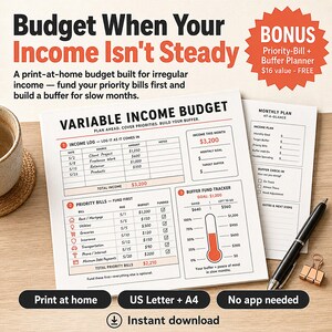 Op de afbeelding: Een budgetplanner voor variabel inkomen met secties voor inkomsten, prioriteitsrekeningen en een bufferfonds. Het document bevat zwarte en oranje tekst op een witte achtergrond, inclusief een thermometergrafiek voor spaardoelen.