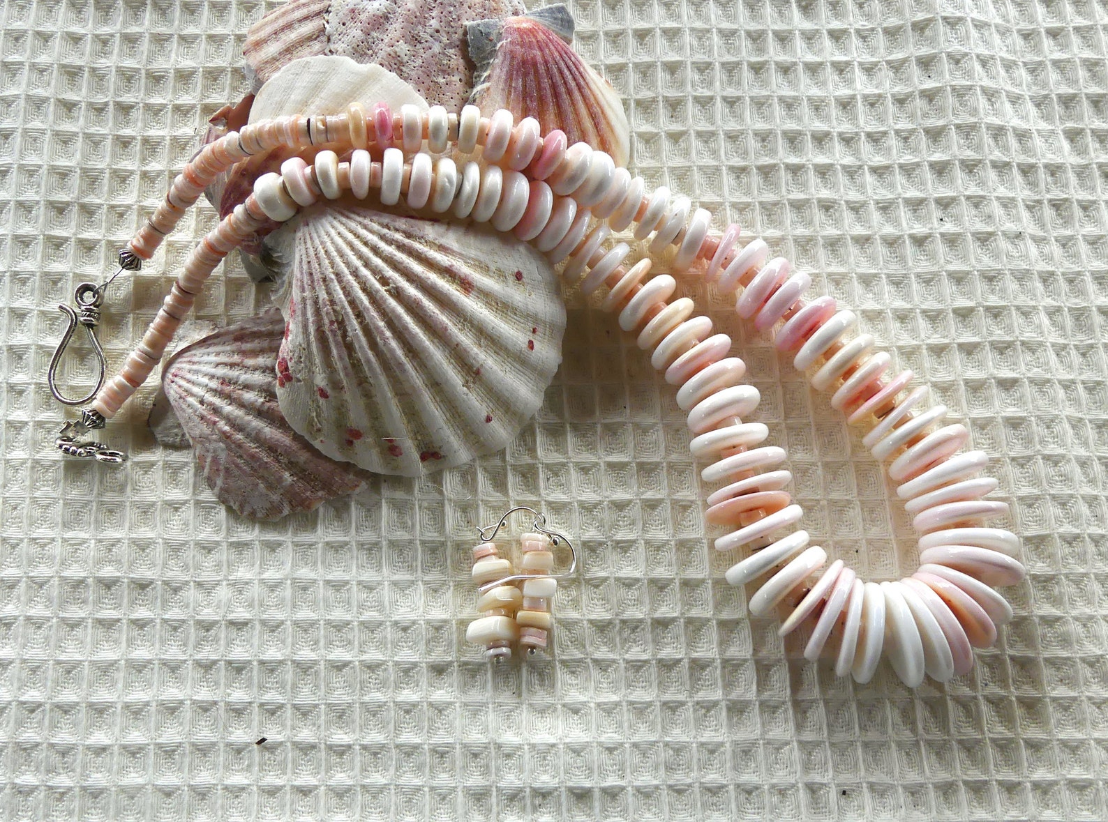 18 Inch Rare Graduated Conch Shell Necklace With Pink Shell | Etsy