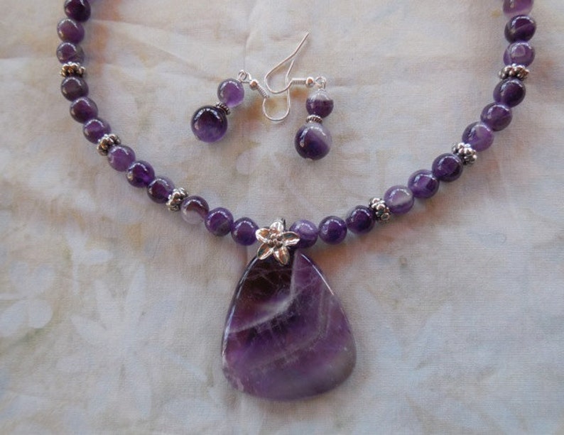 17'' 3 Rows Round Rectangle Purple Amethyst Necklace Amethyst Rough Pendant 17'' 3 Rows Round Rectangle Purple Amethyst Necklace Amethyst Rough Pendant