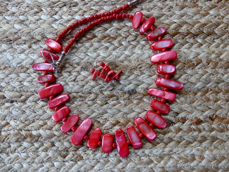 20 Inch Coral Mother of Pearl Shell Stick Bead Necklace with Earrings