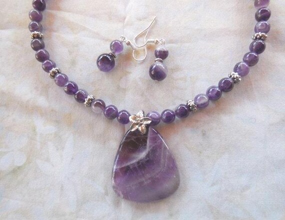 17 Inch Purple Amethyst Pendant Necklace with Matching Earrings