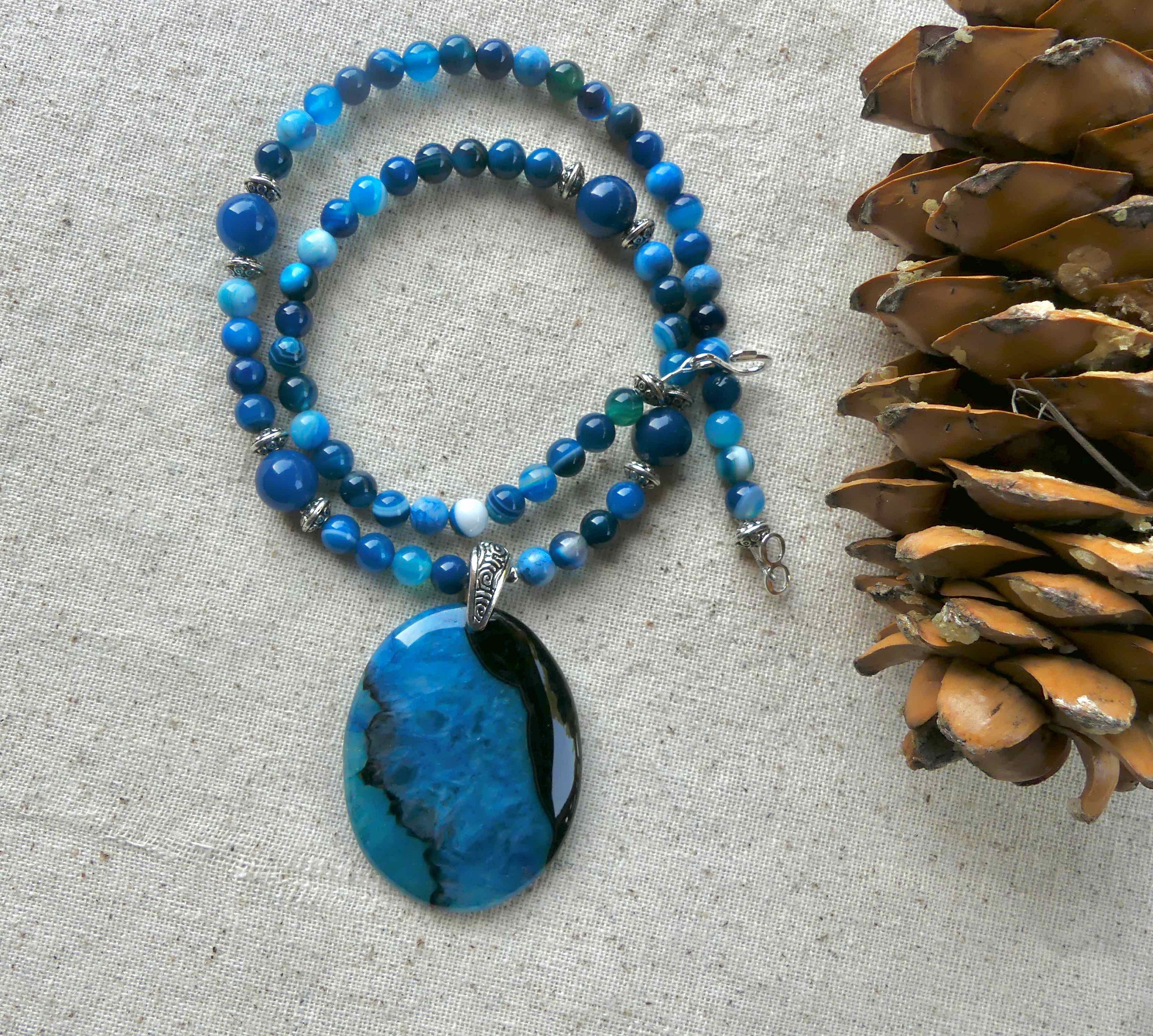 19 Inch Deep Turquoise and Black Oval Agate Pendant and Blue Striped ...