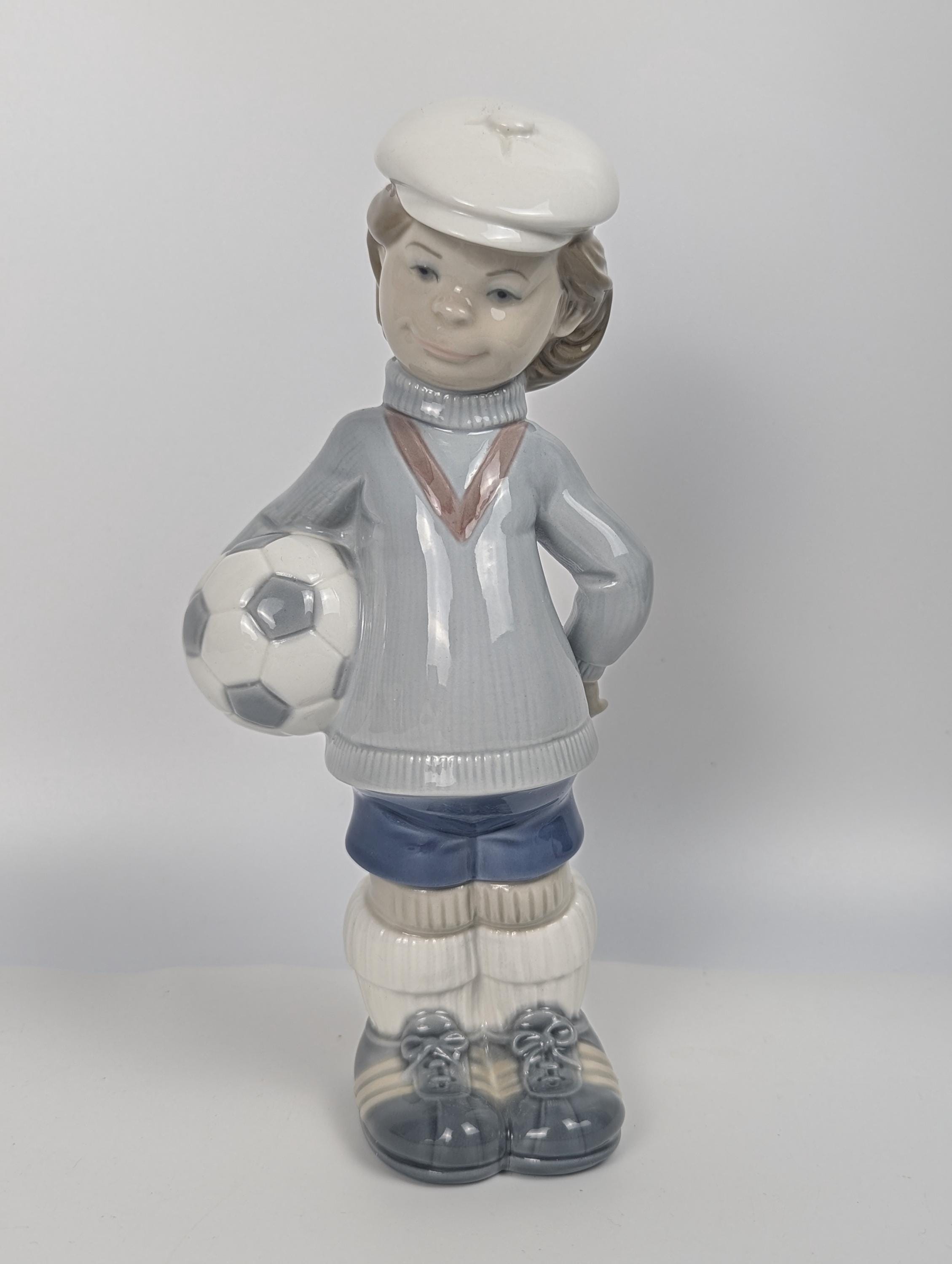 LIADRO サッカー少年 陶器 Lladro Soccer Player - Etsy