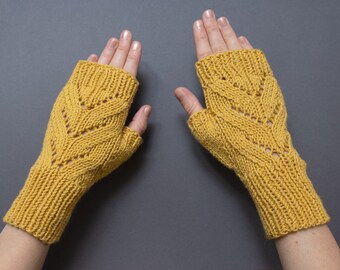 fingerless gloves with autumnal leaves pattern