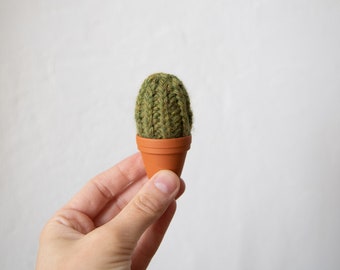 Mini cactus, laine de cactus tricotée, décoration de bureau, cadeau de pendaison de crémaillère, cactus, coussin à épingles