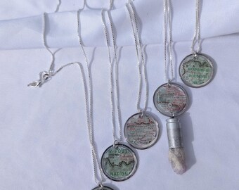 Collar con mapa de Colorado y dije de bala, colgante de fragmento de mapa, joyería gótica occidental, regalo rústico de Colorado