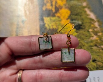 Pendientes con fragmentos del mapa de Colorado – Par dividido de las praderas de Pawnee – Joyería con mapa cuadrado dorado