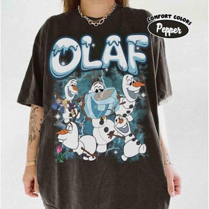 Vintage Bootleg Disneyland Olaf Snowman Shirt, Disneyland Frozen Group Matching, WDW Birthday Girl Trip, Disneyland Family Vacation Outfits zdjęcie 1