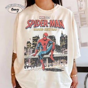 Camiseta vintage de Spider-Man de la marca New Day, camiseta de Spiderman del MCU, camiseta retro con estampado de Spidey, camiseta de superhéroe Spiderman del MCU, camiseta de la marca New Day imagen 1