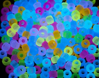 1000pcs Glow in the Dark Pony Beads, 9 Color Acrylic Kandi Beads for Bracelets, Hair Braids & DIY Jewelry Making Kit