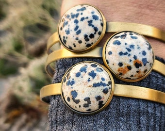 DALMATIAN JASPER BANGLE /// A brass bracelet