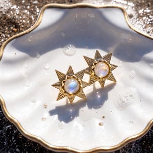 Pendientes de piedras preciosas celestiales: amatista, labradorita y piedra lunar