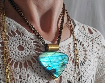 ALLIREA CRYSTAL TEARDROP pendant - flashing gemstone, designer labradorite original, thick chain