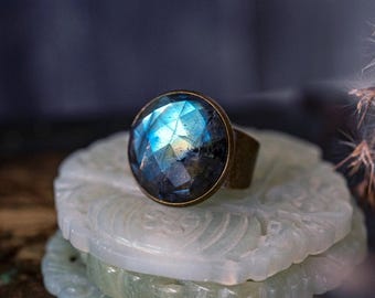 ULA RING /// Labradorite or moonstone, bohemian fine jewelry