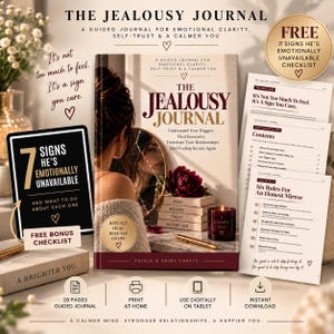 Może przedstawiać: The Jealousy Journal to dziennik z kremową okładką i ciemnoczerwonym tekstem, zawierający lusterko, ciemnoczerwoną świecę i złoty długopis. Zestaw zawiera darmową listę kontrolną, strony do druku oraz dostęp cyfrowy do użytku na tablecie.