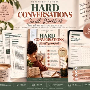 Op de afbeelding: Een digitaal werkboek getiteld Hard Conversations Script Workbook met een omslag waarop een persoon met een mok te zien is. De set bevat meerdere geprinte pagina's, een tablet met een checklist en een mok met de tekst Braver Conversations A Happier You.