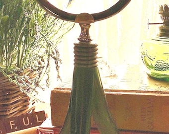 Stara stojąca lupa z podstawą trójnożną z chromowanego metalu 10,5x4