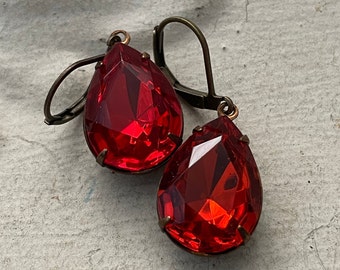 Red Rhinestone Earrings Vintage Red Teardrop Earrings Vintage Light Siam Ruby Dangle Earrings July Birthstone Earrings Gift For Her