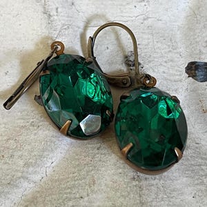 Vintage Emerald Green Rhinestone Dangle Earrings
