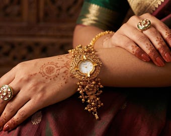 Reloj de pulsera Heritage Gold Pearl Gemstone Diamond Bracelet, accesorio de moda único con temática floral tradicional KW0019