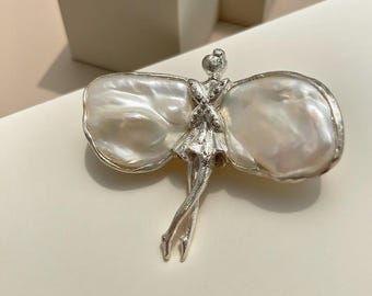 925シルバー製フェアリーブローチ、天然淡水パール