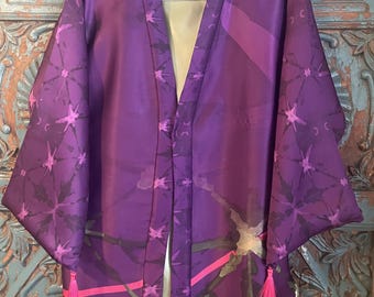 Elegante giacca kimono stampata in charmeuse di seta
