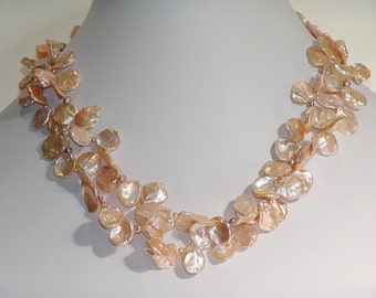 Collana di perle Keishi color crema lunga e lussuosa