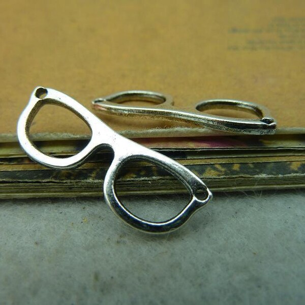 2 Tibetan Silver Eyeglasses Charms BE502