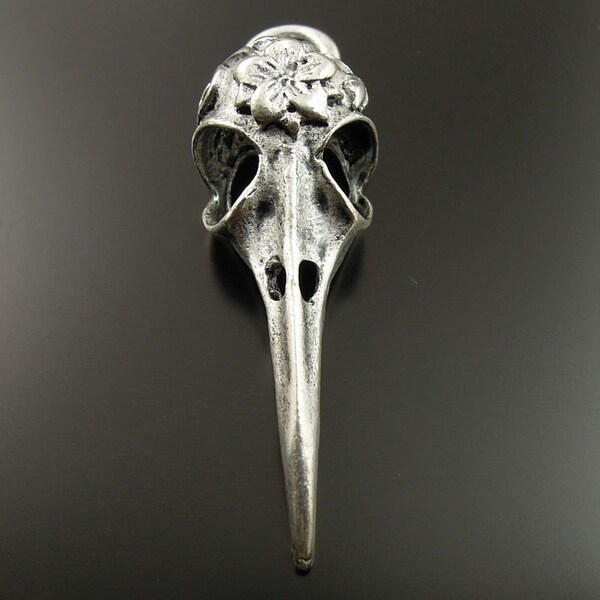 SALE 10 Antiqued Silver Faux Bird Raven Crow Skull With Flower Pendant Gothic Charm BH201