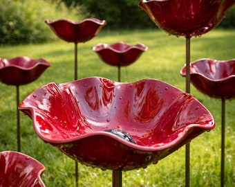 Pieu de bain d'oiseau fabriqué à la main, bassin d'eau rouge pour oiseaux de jardin, décoration de jardin extérieur, pieu en métal ornement de patio, cadeau pour les amateurs d'oiseaux