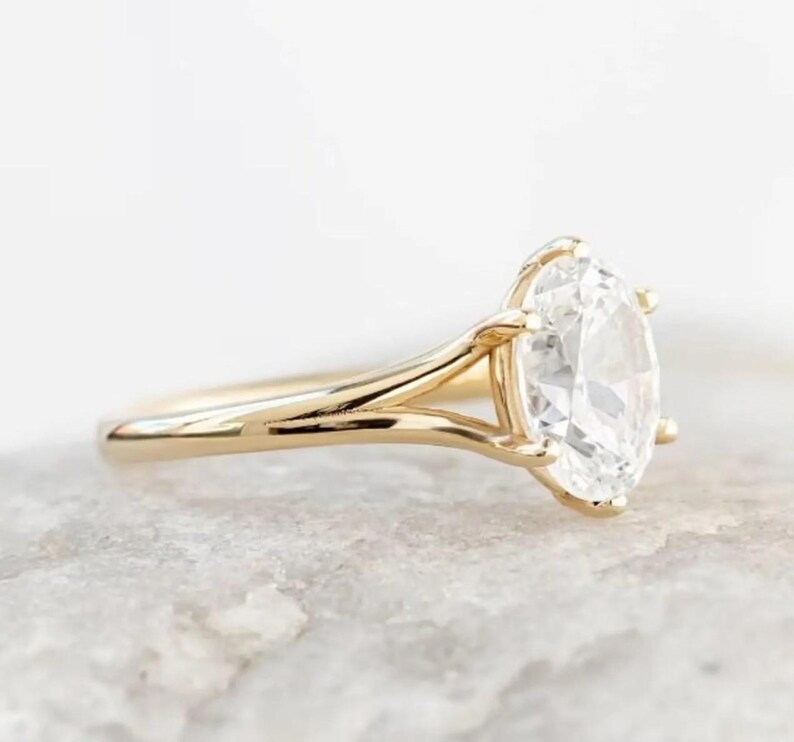Oval Cut Moissanite Engagement Ring, Yellow Gold Split Shank Solitaire ...