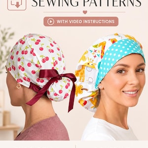 Könnte beinhalten: Set mit zwei Schnittmustern für OP-Hauben. Eine Haube hat einen Kirschdruck, die andere einen Giraffendruck mit einem türkisfarbenen Tupfenband. Der Text lautet "Euro Style Ponytail Scrub Cap" und "Bouffant Scrub Cap". Inklusive Videoanleitungen.