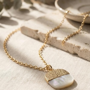 18K Gold Plated Shell Pendant Necklace, Minimalist Pearl Jewelry, Everyday Layering Necklace