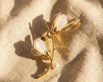 Vintage Gold Blumen Brosche mit Perle, 14K Vergoldet French Style Pin