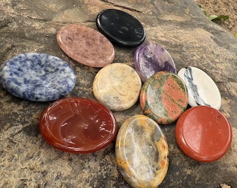 Piedra antiestrés de cristal natural, piedra de palma lisa, piedra de bolsillo para el bienestar, piedra preciosa pulida hecha a mano, regalo para la relajación y el uso diario.